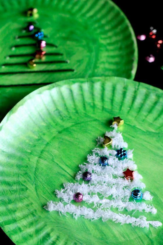 Laced Christmas tree paper plate craft