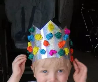easy crown using mirror card and tissue paper
