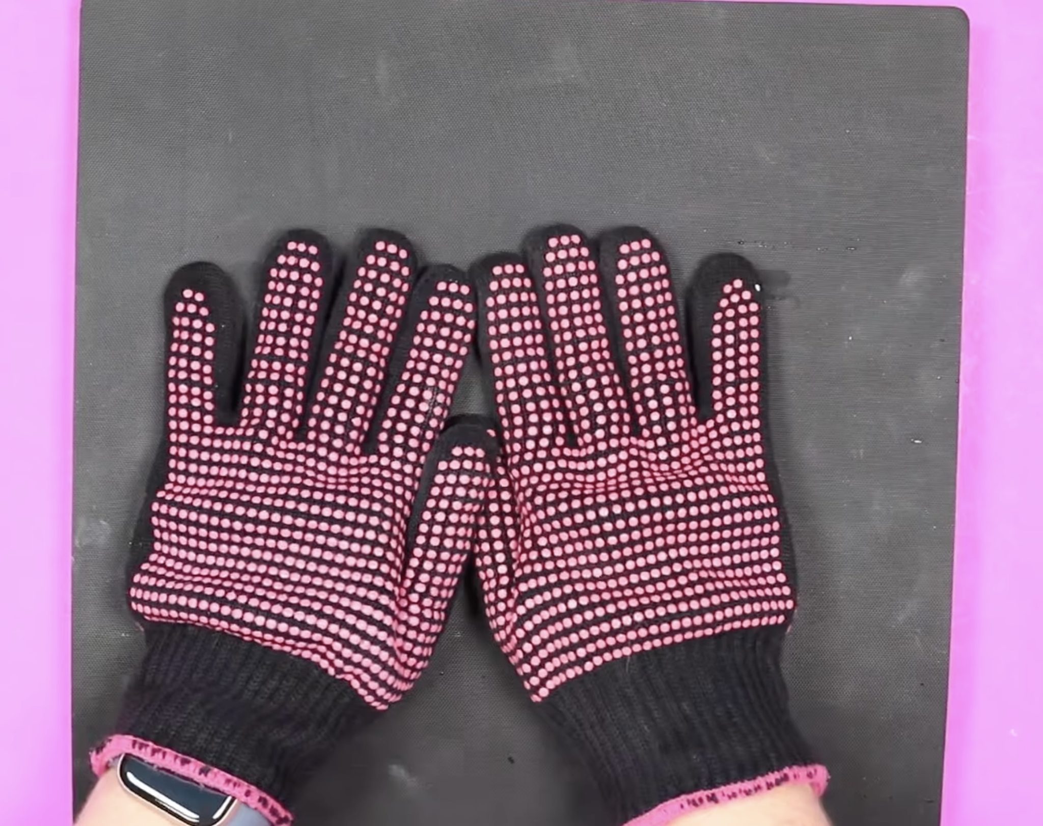 Place under heat-resistant mat to cool.