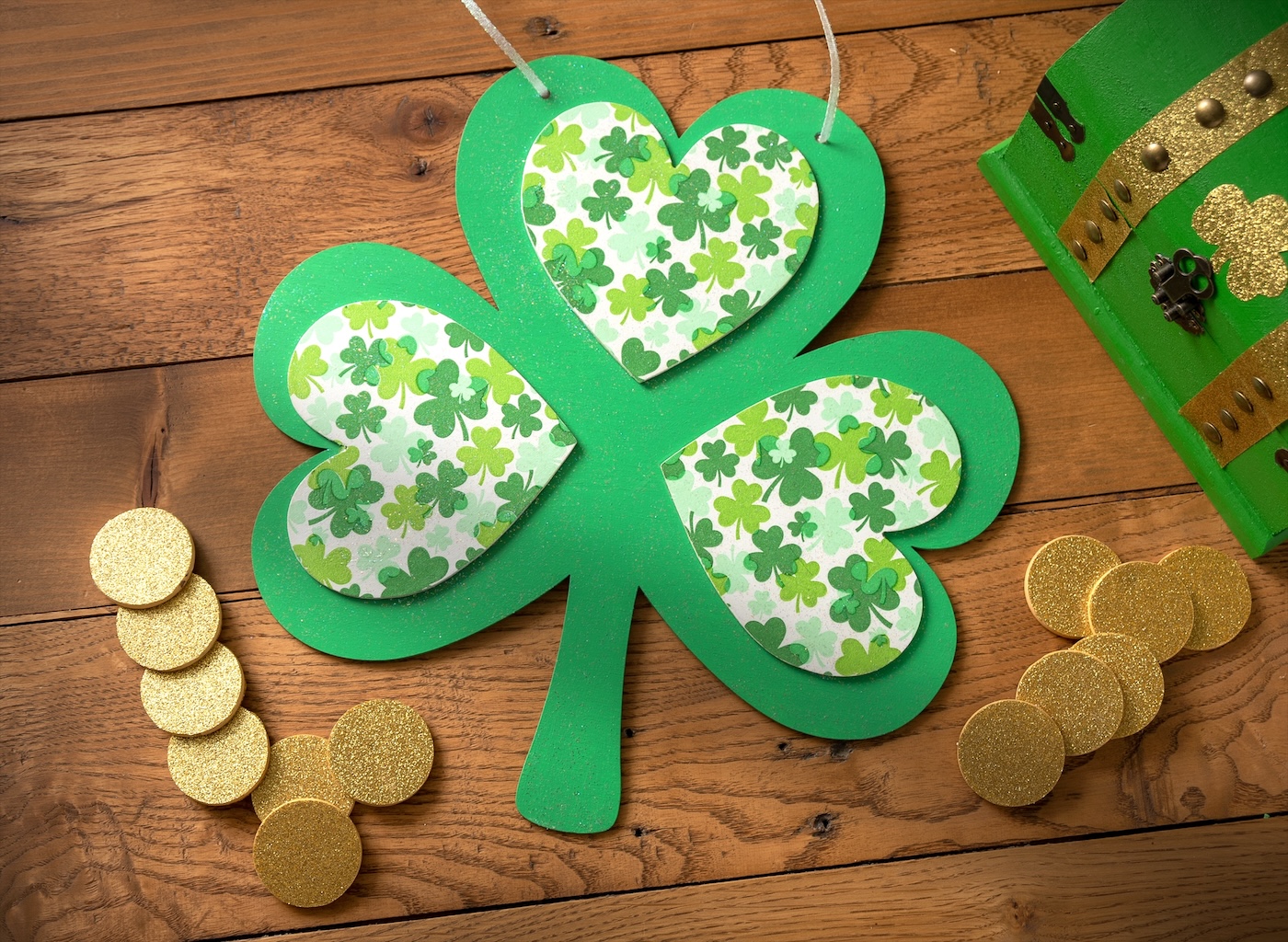 diy wood shamrock decor